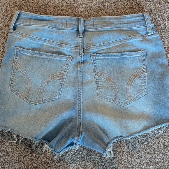 Hollister jean shorts, 32 - Picture 3 of 3